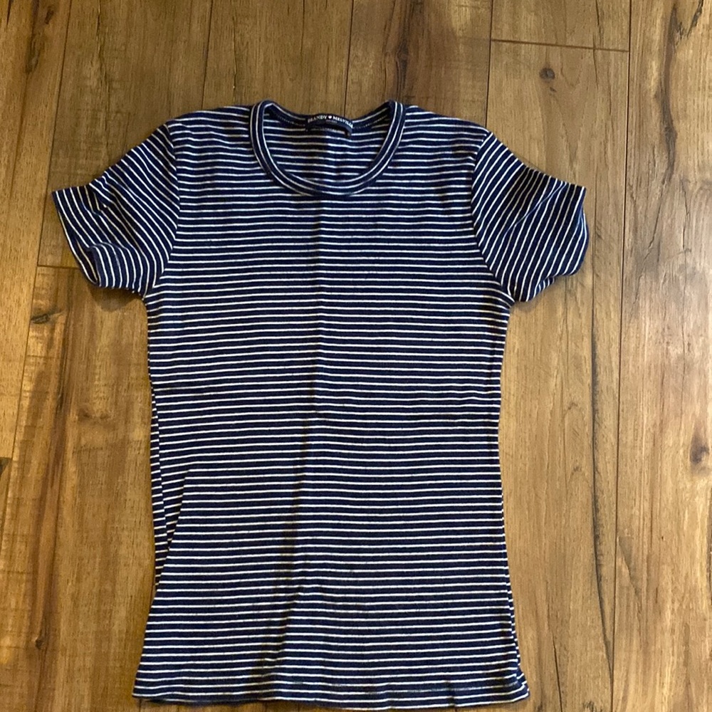 Brandy Melville t-shirt